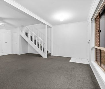 FANTASTIC 2 BEDROOM TOUWNHOUSE - RESORT STYLE FACILITIES! - Photo 6