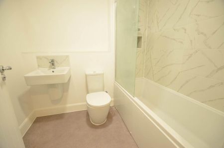 2 bedroom semi-detached house to rent - Photo 2