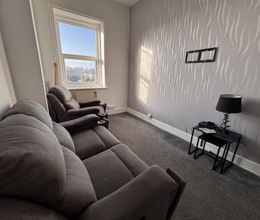 South Street, Eastbourne - Photo 2