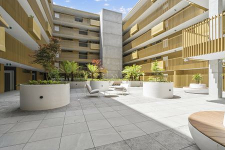 Modern Living in Boulevard - Photo 2