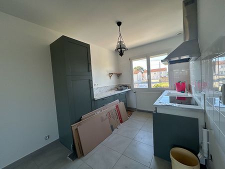 Location Maison 4 pièces 65m² - Photo 3