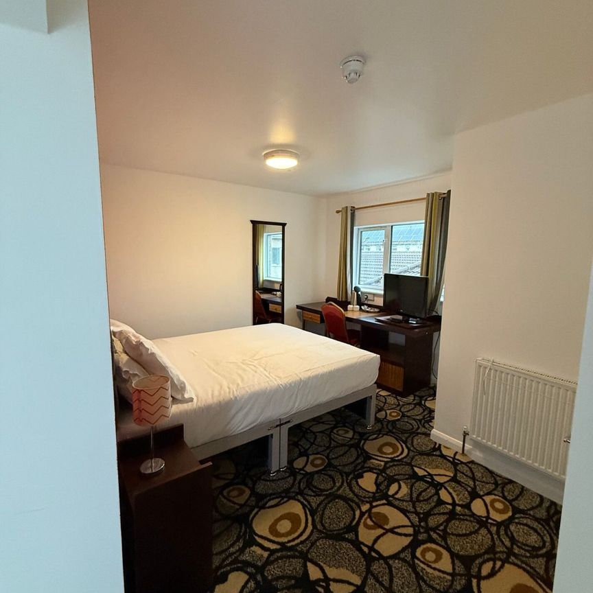 Room 203, SimplyStay Lincoln Road, Skegness, Lincolnshire, PE25 2EA - Photo 1