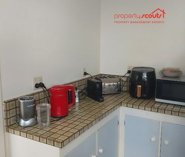 4 bedroom beauty in Mount Victoria! - Photo 6
