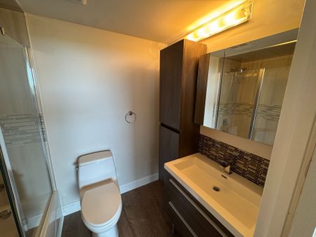 For Lease - 20 Speers Road Unit# 1105, Oakville, Ontario - Photo 3