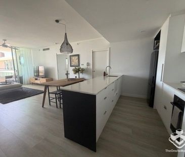 EXCLUSIVE AVILABILITY OF A MONTHLY BROADBEACH RENTAL - Photo 1