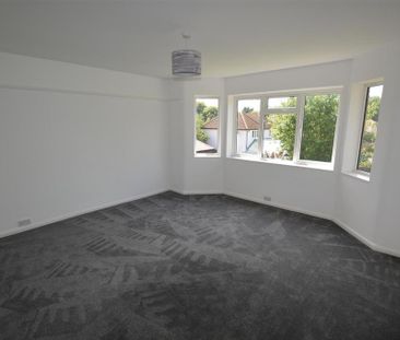 4 bedroom detached house to rent - Photo 3