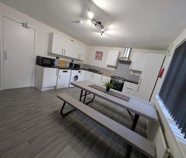 6 Bed Terraced House, Denison Court, NG7 - Photo 4
