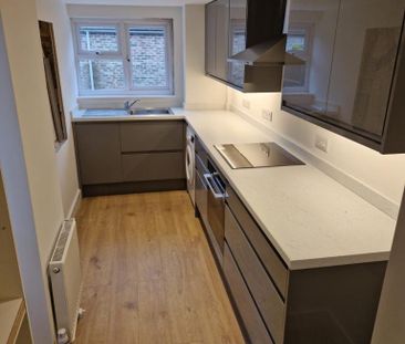 3 bedroom terraced house to rent - Photo 4