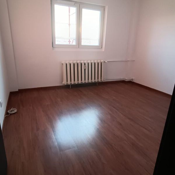 Doua camere decomandat, - Fotografie 1