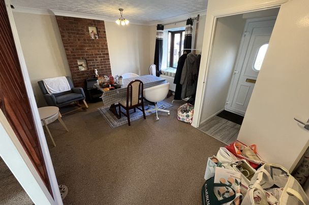 Thyme Close - Photo 1