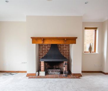 4 bedroom detached house to rent - Photo 4