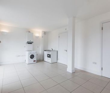 Ground floor flat to rent - Photo 5