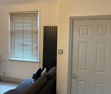 3 bedroom property to rent - Photo 2