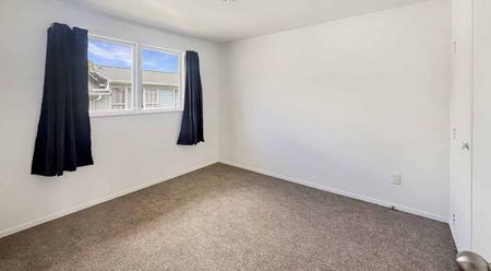 4 Bedrooms - Onerahi - Photo 3