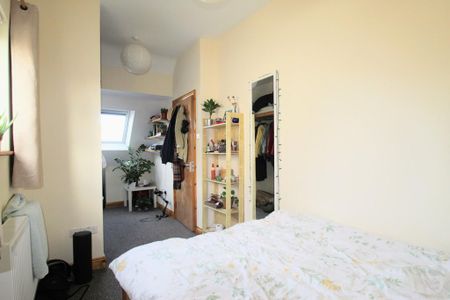 5 bedroom semi-detached house to rent - Photo 3