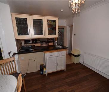 3 bedroom end of terrace house to rent - Photo 4