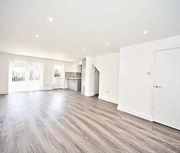 4 bedroom terraced house to rent - Photo 2