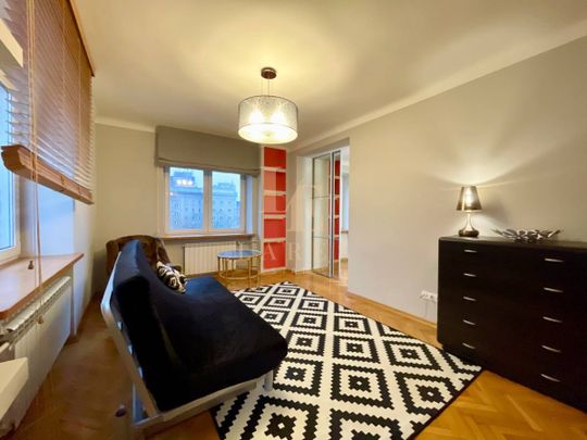 3 min do tramwaju | Hala Mirowska | Garderoba - Photo 1