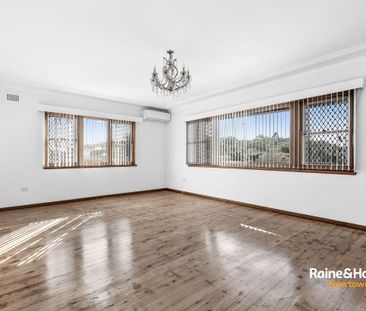 Spacious home - 6 month lease only - Photo 1
