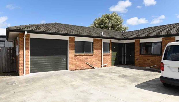 Modern 3 bedroom home in fantastic location - Photo 1