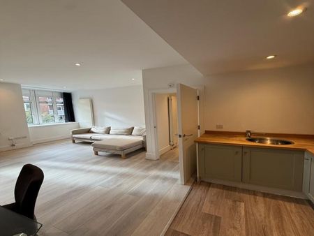 1beds Flat - Photo 2