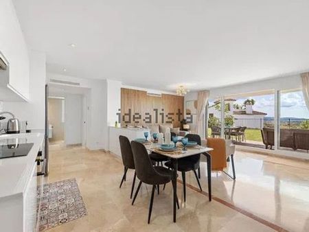 Alquiler de piso en Calle Algarrobo - Photo 3