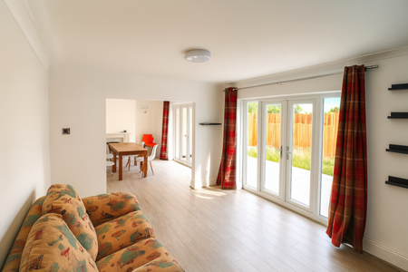 3 bedroom detached bungalow to rent - Photo 2