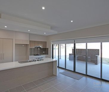 Modern Family Home - Photo 4