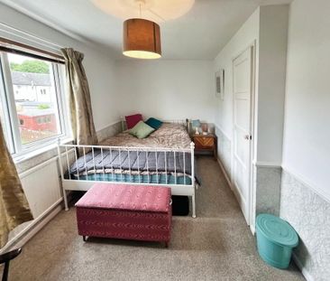 47 Larch Grove, Dunmurry, Belfast, BT17 9QG - Photo 4