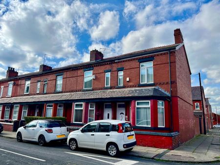 3 Bed End Terrace, Cardigan Street, M6 - Photo 4