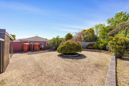 COMFORTABLE 3- BEDRROM HOME FOR RENT IN SEBASTOPOL - Photo 5