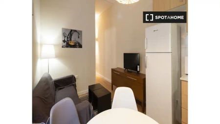 Piso de alquiler en Vila de Gràcia - Photo 3