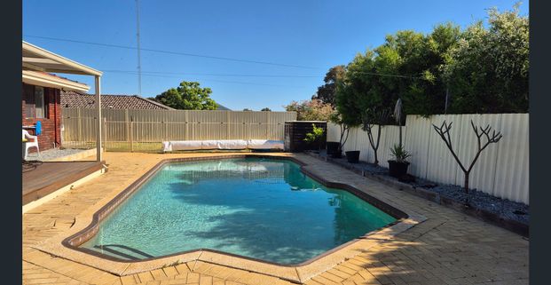 Neat Hamersley Property with pool - Photo 1