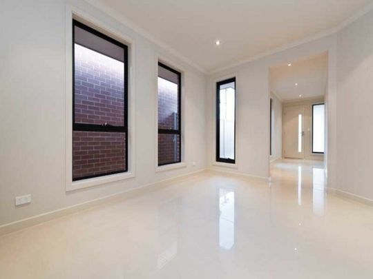 13A Davies Avenue, Tranmere SA, Belconnen - Photo 1