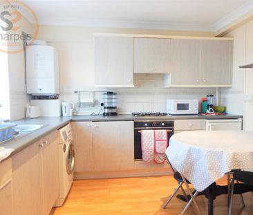 1 bedroom in a house share to rent - Photo 2