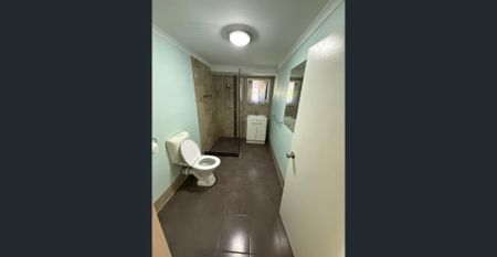 2 Bedroom House in excellent location. - Photo 2