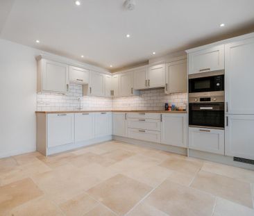 4 bedroom terraced house to rent - Photo 2