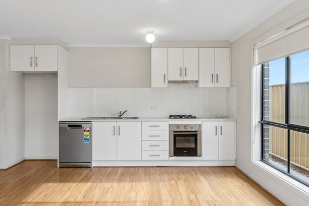 Low-Maintenance 3-Bedroom Home in a Convenient Location - Photo 1