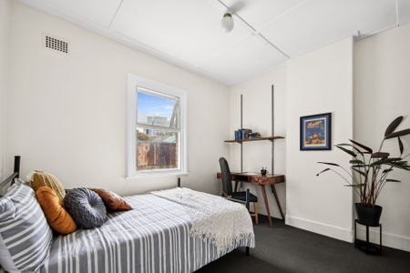 Charm, comfort and period appeal in a desired inner-city pocket - Photo 3