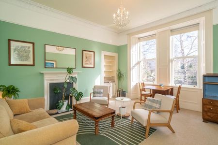 3 bedroom flat to rent - Photo 4