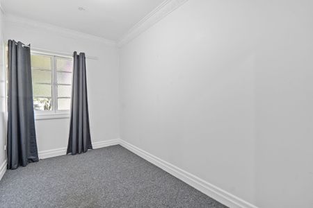 69 Mount Gravatt Capalaba Road, Upper Mount Gravatt QLD 4122 - House For Rent | Domain - Photo 4