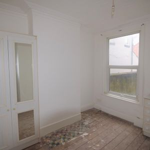 To Let 1 Bed Ground Floor Flat - Photo 2