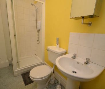 1 bed Mid Terraced House for Rent - Photo 2