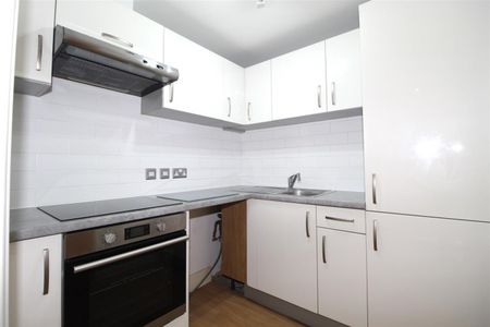 1 Bedroom Apartment To Let - Photo 5