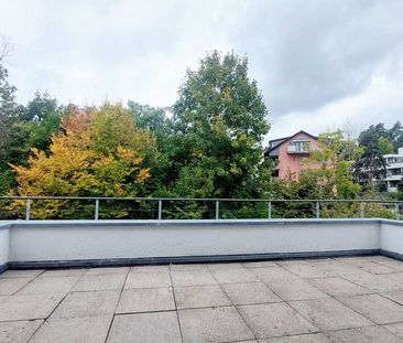 "Charmante Dachwohnung mit Galerie + grosszügigem Balkon" - Photo 4