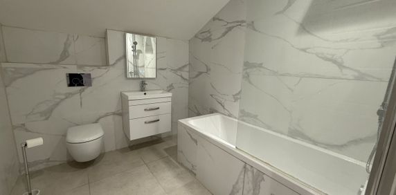 Quilters Way, Stoke Mandeville, AYLESBURY - Photo 2