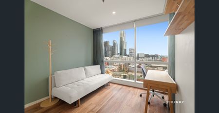 HEART OF QV1 - NORTH-FACING RENOVATED APARTMENT - Photo 2