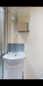Studio Flat, London, NW2 - Photo 4
