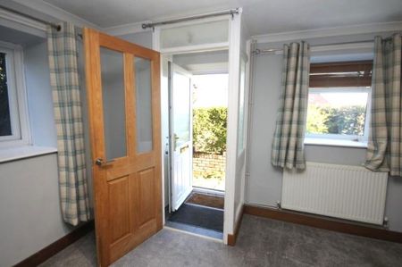 2 bedroom cottage to rent - Photo 3