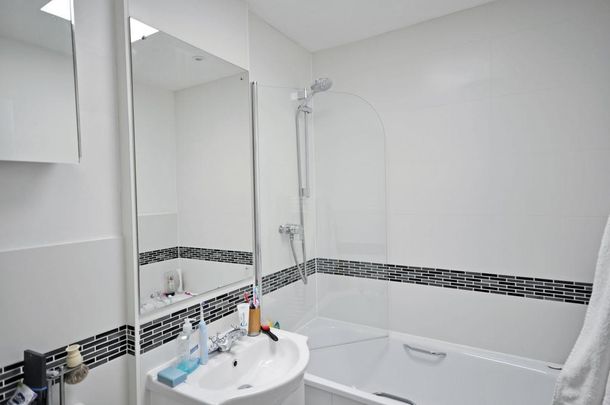 2 bedroom cottage to rent - Photo 1